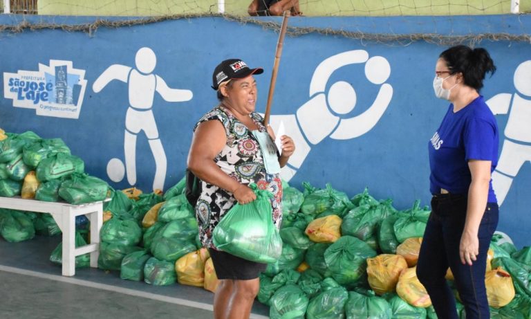 Covid-19: Prefeitura de São José da Laje distribui cestas básicas. Centenas de famílias foram beneficiadas