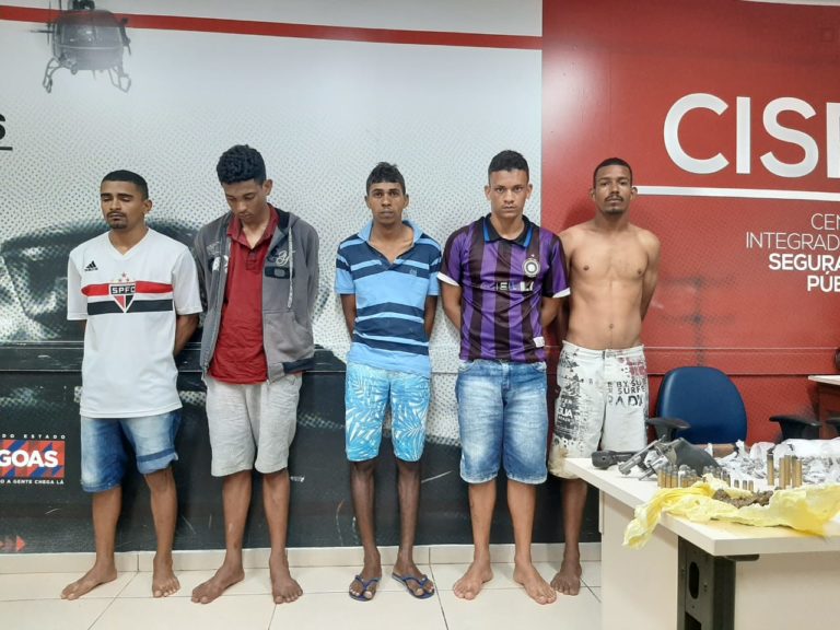 Polícia prende criminosos acusados de praticar arrastões em Murici