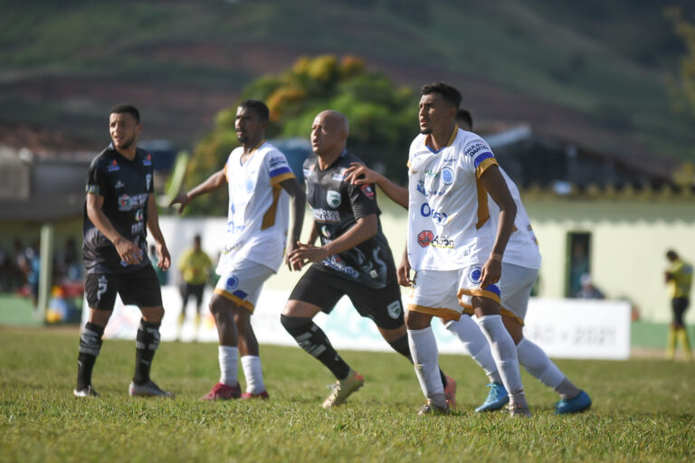 Em jogo quente, Zumbi e Cruzeiro ficam no 0 a 0 em União dos Palmares