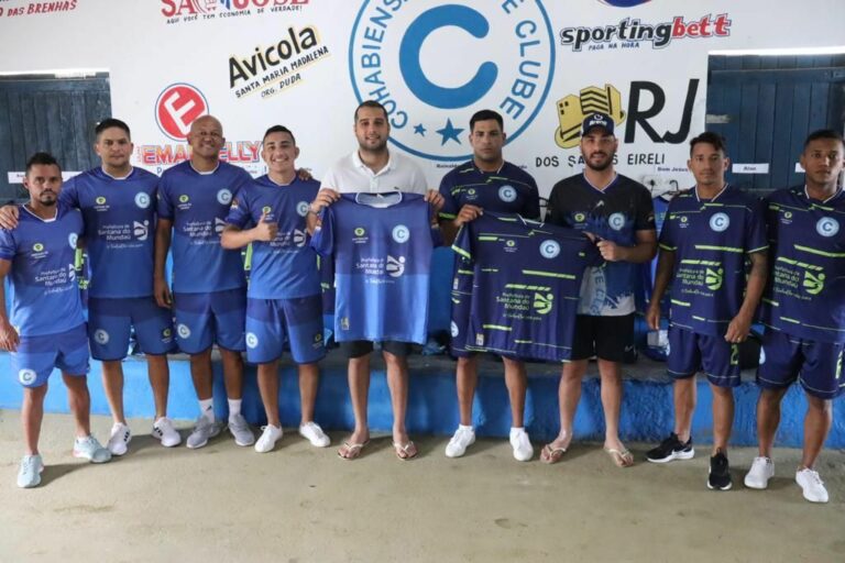 Prefeito de Santana do Mundaú realiza entrega de novos materiais esportivos