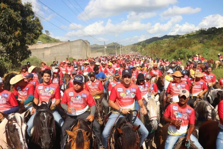 1ª Cavalgada Mundaú de Cara Nova reúne centenas de amazonas e cavaleiros em Santana do Mundaú