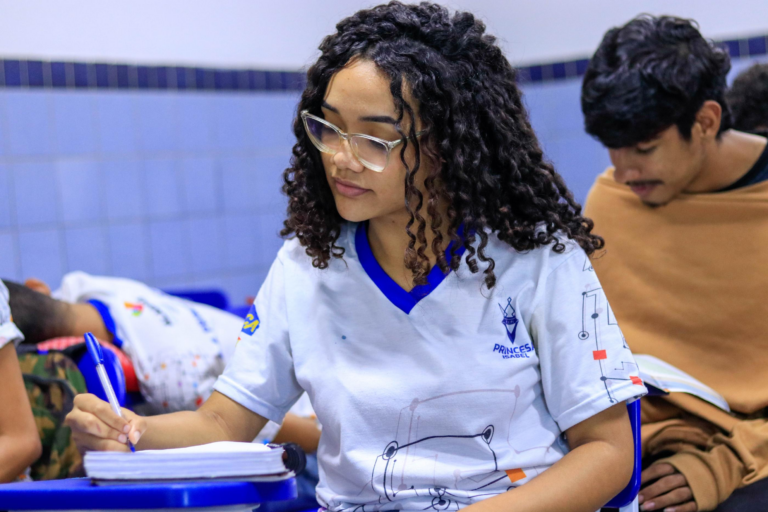 Ano letivo 2023: Pré-matrículas da rede estadual iniciam 1º de dezembro