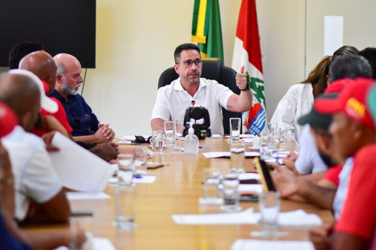 Governador se reúne com movimentos sociais para discutir agenda de assentamentos no campo
