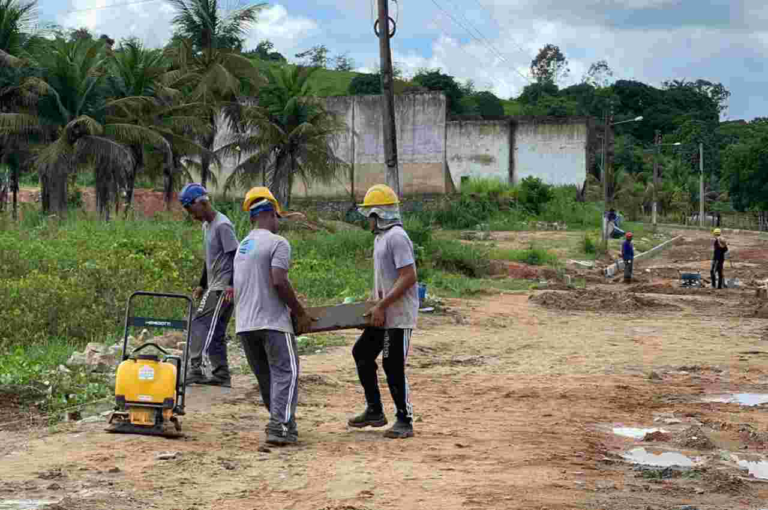 Branquinha realiza obras de pavimentação no Assentamento Eldorado dos Carajás