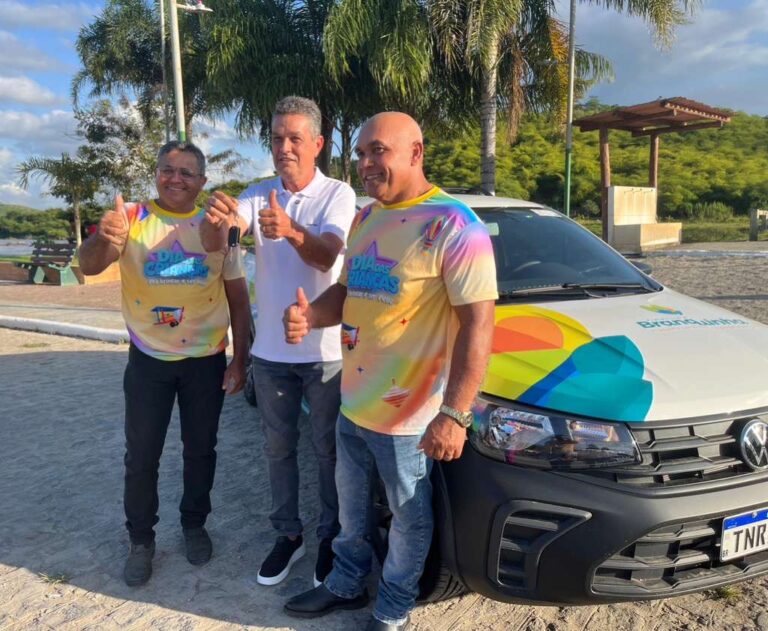 Prefeito de Branquinha reforça frota de veículos