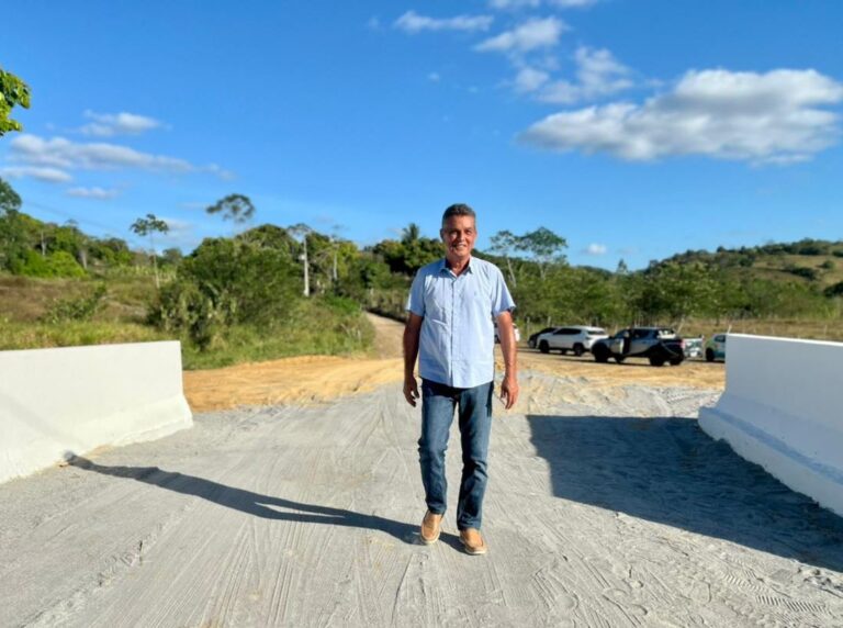 Prefeito de Branquinha inaugura ponte de acesso à zona rural