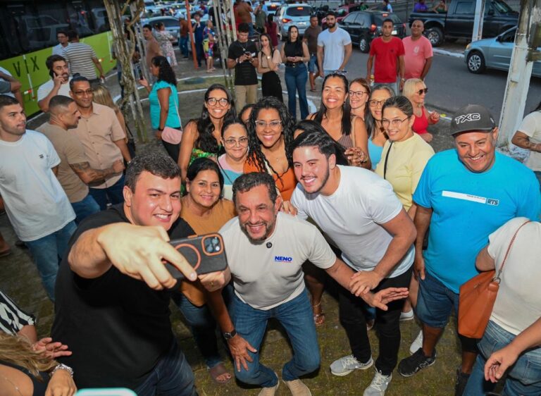 PREFEITO CARLOS RECEBE NENO DA LAJE COM FESTA DURANTE ADESIVAÇO EM RIO LARGO