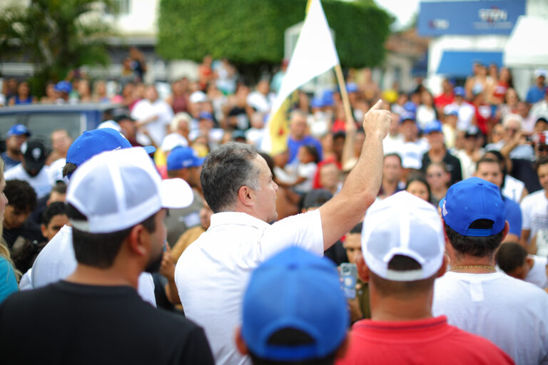 Renan Filho garante estrada para Santa Efigênia em Capela
